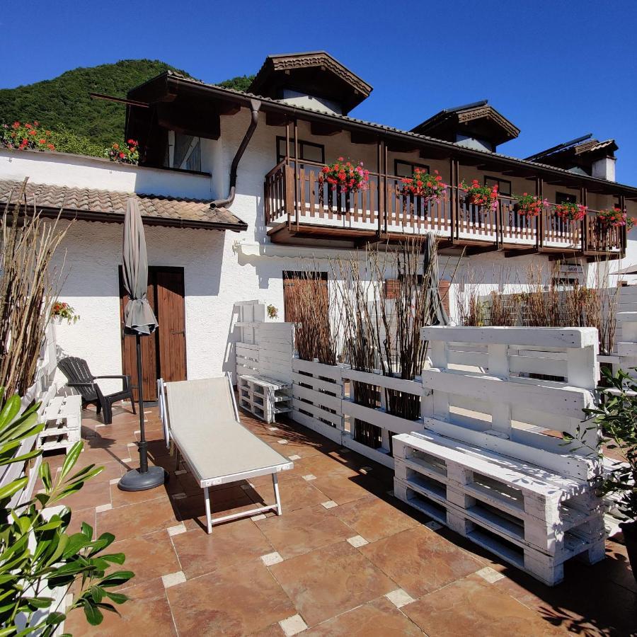 Garnì Al Laghet Hotell Tenno Exteriör bild