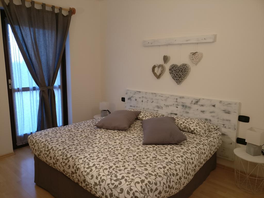 Garnì Al Laghet Hotell Tenno Exteriör bild