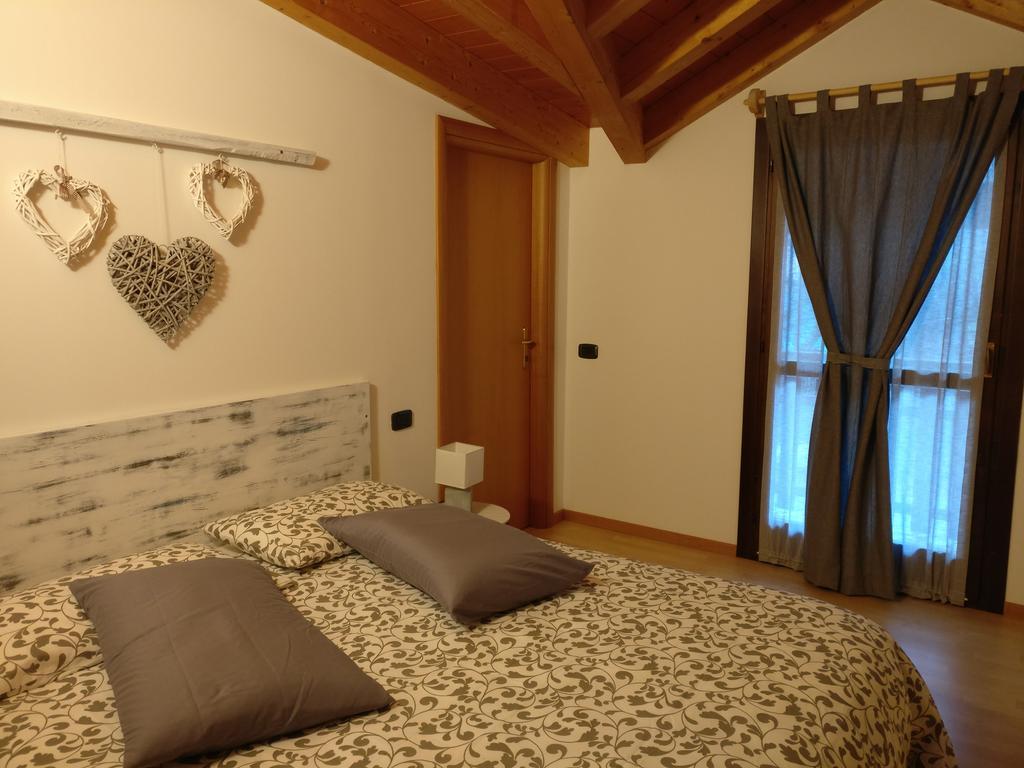 Garnì Al Laghet Hotell Tenno Exteriör bild
