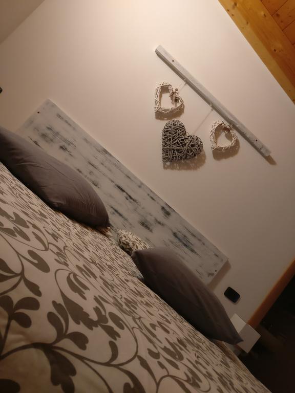 Garnì Al Laghet Hotell Tenno Exteriör bild