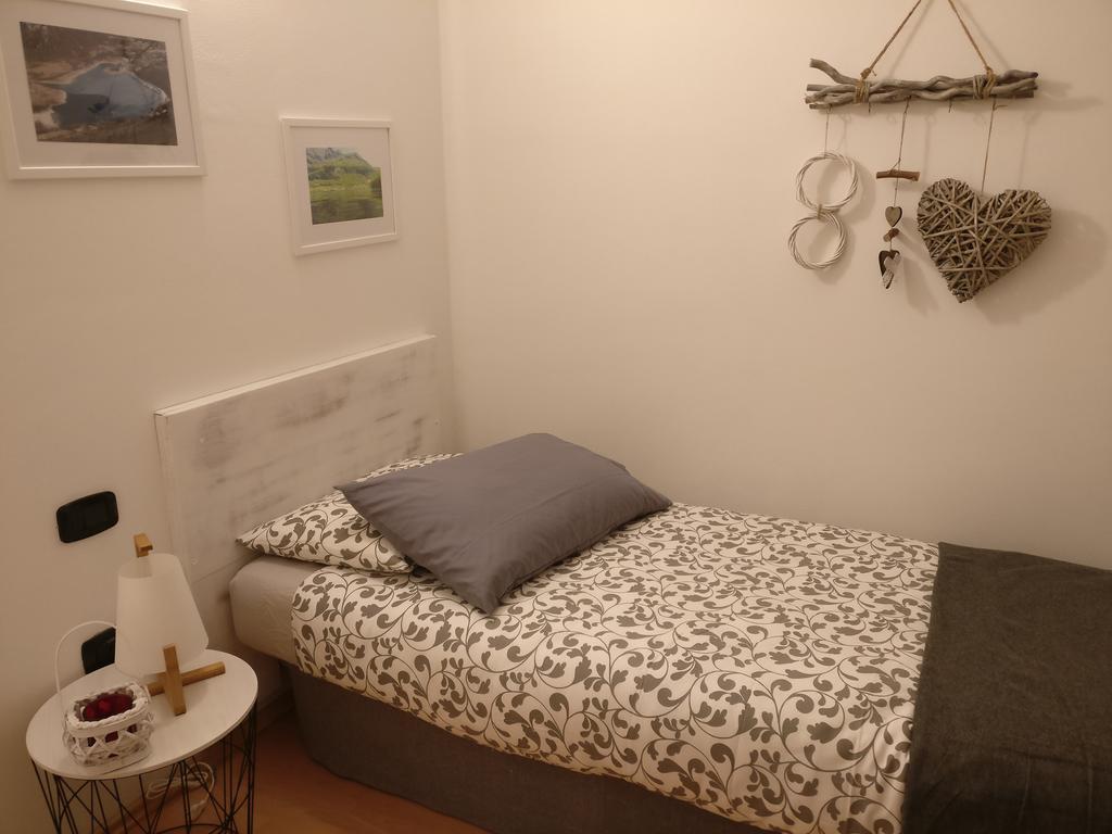 Garnì Al Laghet Hotell Tenno Exteriör bild