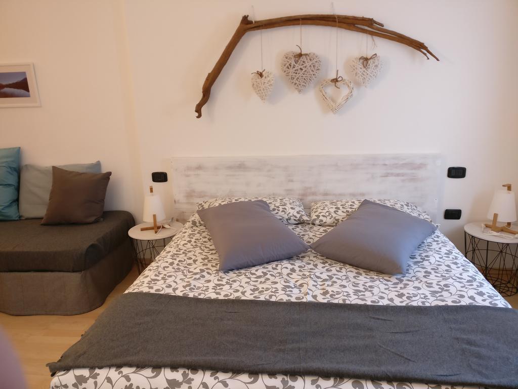 Garnì Al Laghet Hotell Tenno Exteriör bild